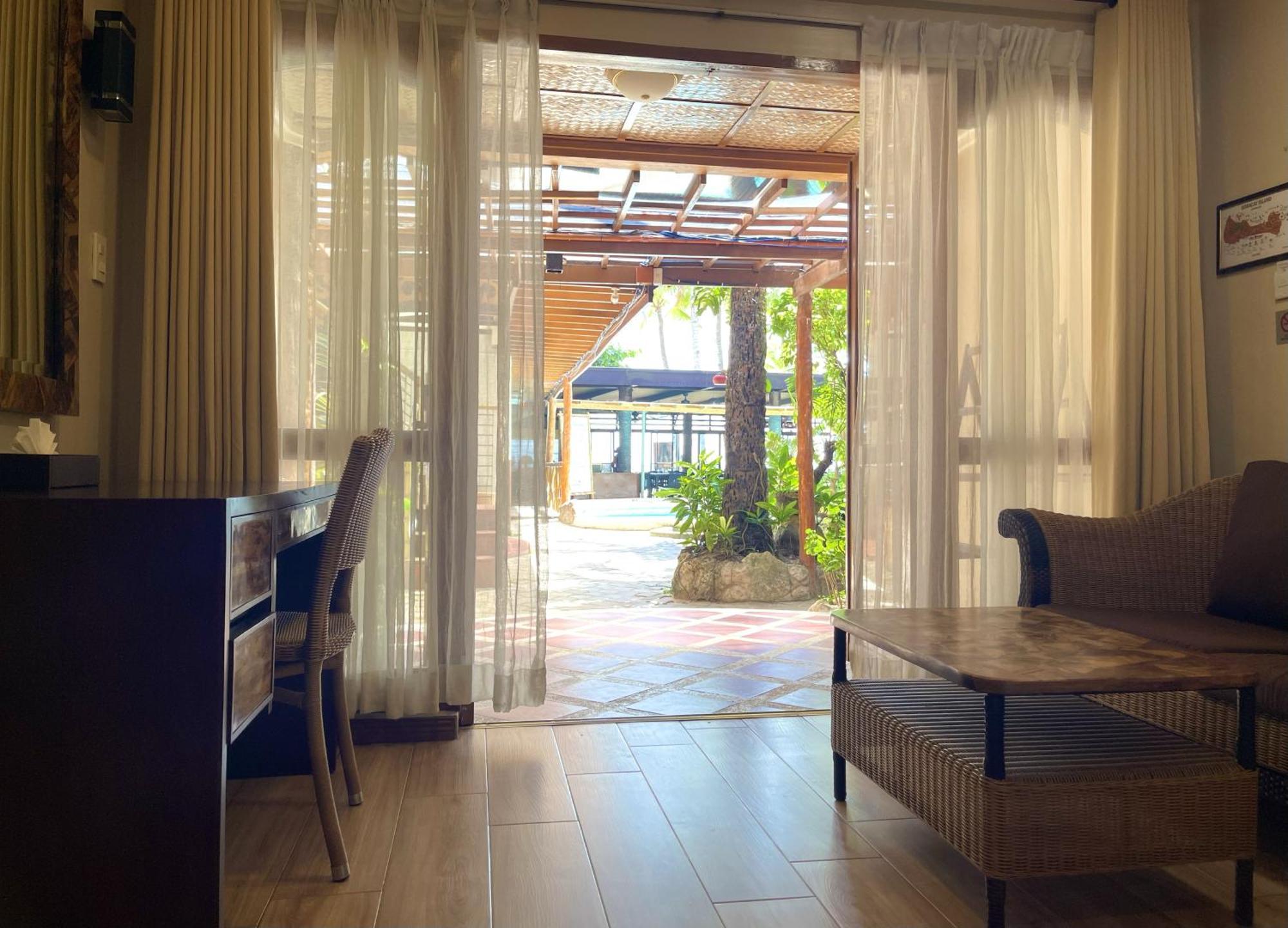 Hotel Red Coconut Boracay Balabag (Boracay)